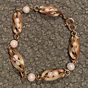 gold metal vintage bracelet 1970s